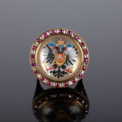 Important round-shaped ring in yellow gold...