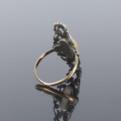 Marquise ring in gold and silver set with...