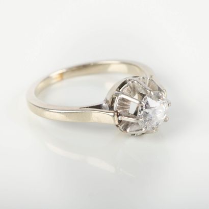 Solitaire ring in white gold and platinum...