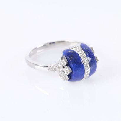 Platinum ring featuring two lapis lazuli...