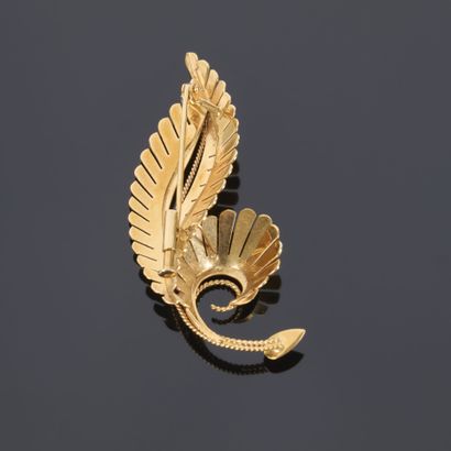 Gold leaf brooch. 1950s–1960s. 5.7 cm. 5.83...