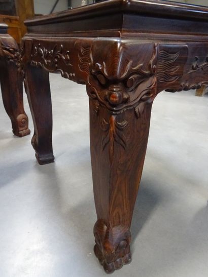 Paire de tables basses en bois exotique....