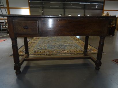 Table Louis XIII en chêne naturel ouvrant...
