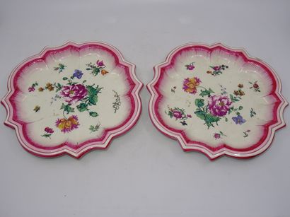 GIEN : Paire de vide-poches en faïence polychrome...