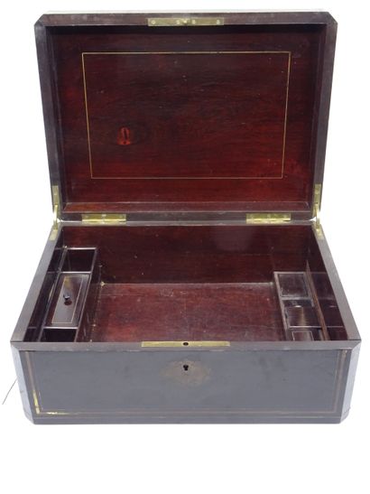 TAHAN, 30 rue de la Paix : Coffret en bois...