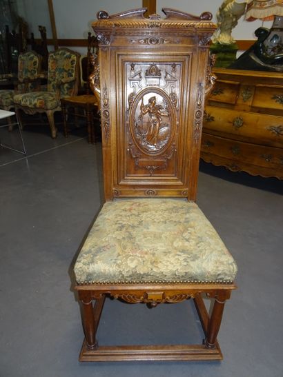 Chaise de style Renaissance en noyer à haut...