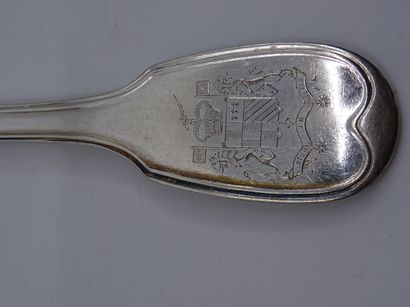 Quinze grands couverts à filets en argent...