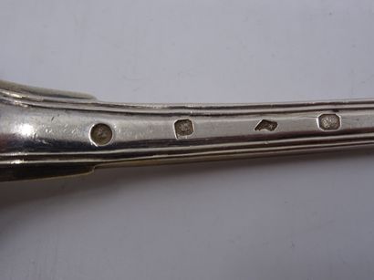 Deux cuillères à ragout en pendant en argent,...