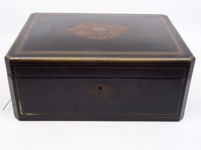 TAHAN, 30 rue de la Paix : Coffret en bois...