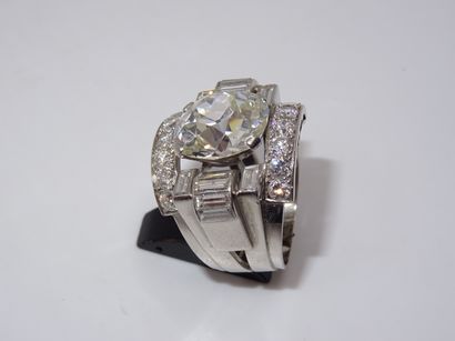 VAN CLEEF ARPELS: Importante bague de type...