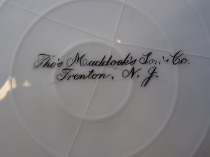 Deux assiettes commémoratives en porcelaine...