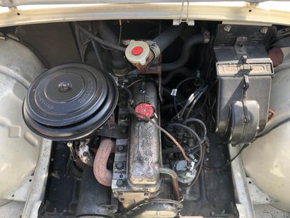 RENAULT DAUPHINE R1090 - Série 5614388. Voiture...
