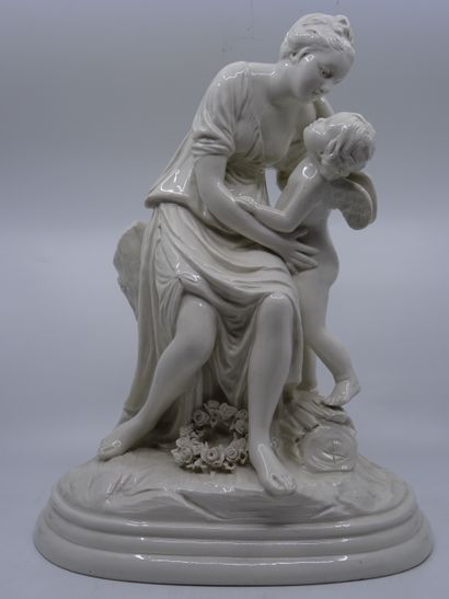 NAPLES, d'aprés Boizot : Sujet en porcelaine...
