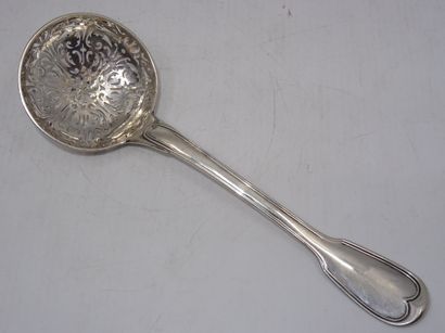Cuillère saupoudreuse en argent. Epoque XVIII°....