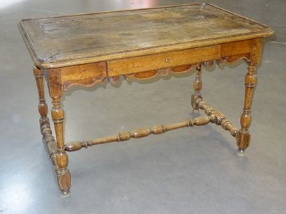 Table à écrire Louis XIII en chêne, pieds...