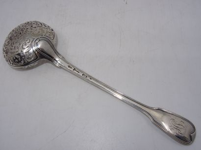 Cuillère saupoudreuse en argent. Epoque XVIII°....