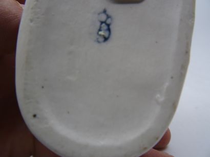 Deux petites boites en porcelaine dans le...