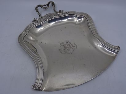 Ramasse miettes à décor chiffré en argent,...