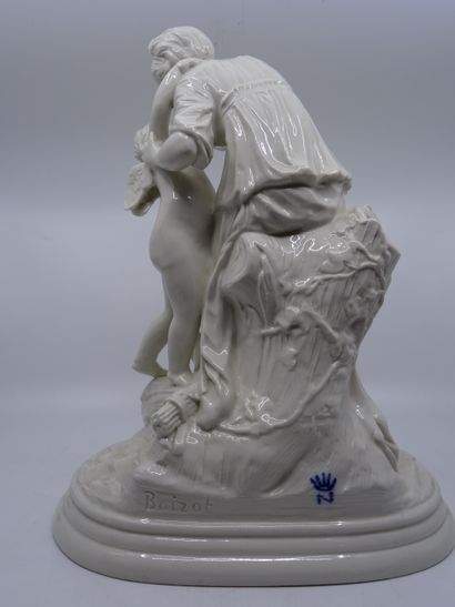 NAPLES, d'aprés Boizot : Sujet en porcelaine...