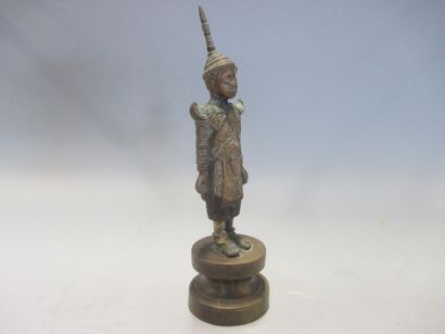Statuette en bronze : Personnage costumé....