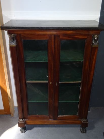 Vitrine de style Empire en acajou et placage...