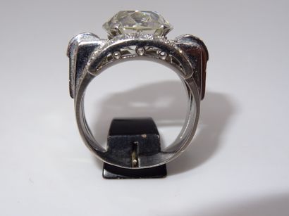 VAN CLEEF ARPELS: Importante bague de type...