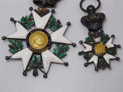 Lot de cinq Légions d'honneur dont une miniature,...