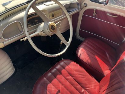 RENAULT DAUPHINE R1090 - Série 5614388. Voiture...