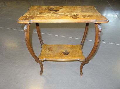 Etablissements GALLE : Petite table de salon...