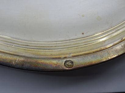 Assiette à contours en argent XVIIIe. Poids:...