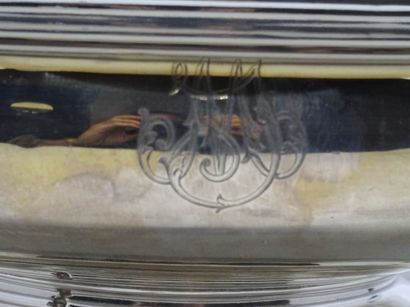 Légumier à anses en argent de style Louis...