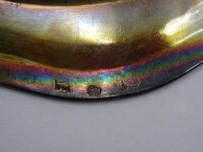 Assiette à contours en argent XVIIIe. Poids:...