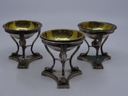Trois salières en argent intérieur vermeil....