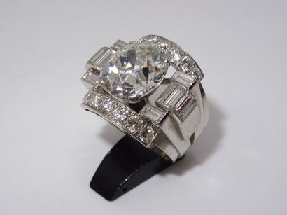 VAN CLEEF ARPELS: Importante bague de type...