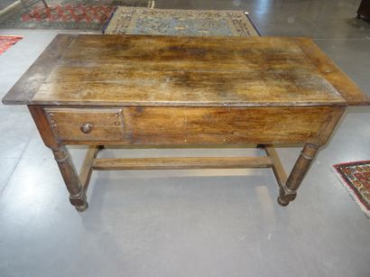 Table Louis XIII en chêne naturel ouvrant...
