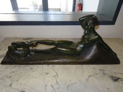 Georges GORI: Groupe en bronze à patine verte...