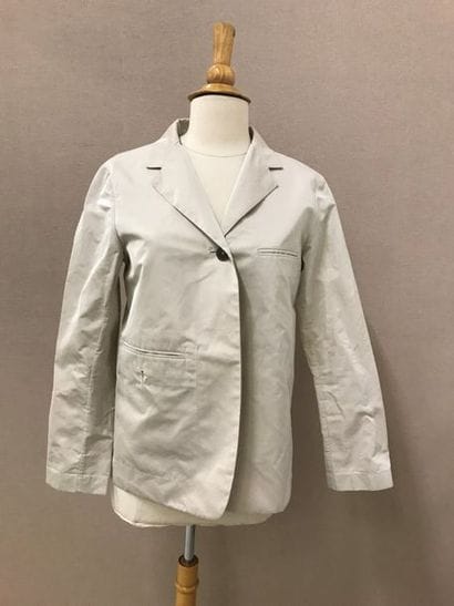 Jil SANDER


Veste beige en toile imperméable...