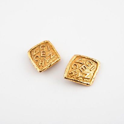 GIVENCHY


Paire de clips d'oreilles en métal...