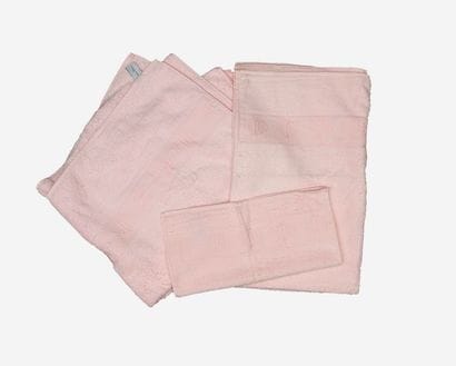 CHRISTIAN DIOR


Lot comprenant : 

- Une...