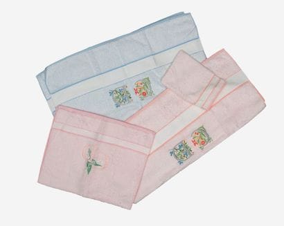 CHRISTIAN DIOR


Lot comprenant : 

- Un...