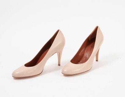 Michel VIVIEN


Paire d'escarpins en cuir...