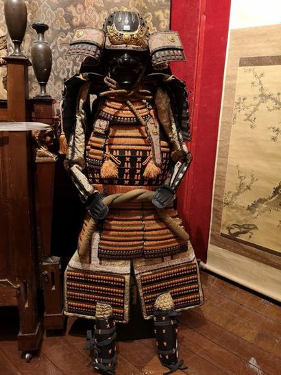 JAPON, XXème siècle

Armure de samouraï complète...