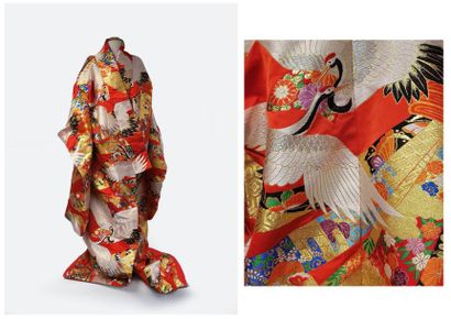 JAPON, XXème siècle


Uchikake en satin de...