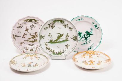 MOUSTIERS, XIXème siècle


Cinq assiettes...