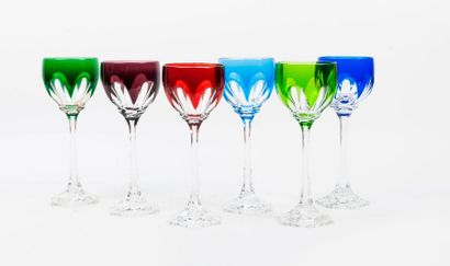 12 verres à vin d'Alsace en cristal blanc...