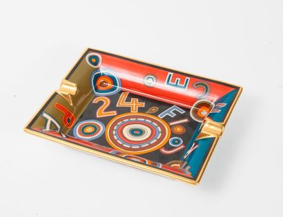 HERMES Paris


Cendrier de table.

En porcelaine...