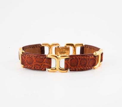 HERMES Paris


Bracelet en cuir façon crocodile...