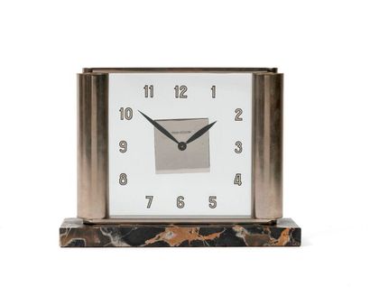 JAEGER-LECOULTRE


Pendulette de bureau rectangulaire.

Cadran...