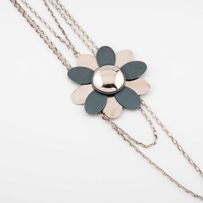 PIERRE CARDIN


Important collier en métal...