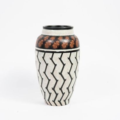 Charles CATTEAU (1880-1966) & BOCH FRÈRES


Vase...